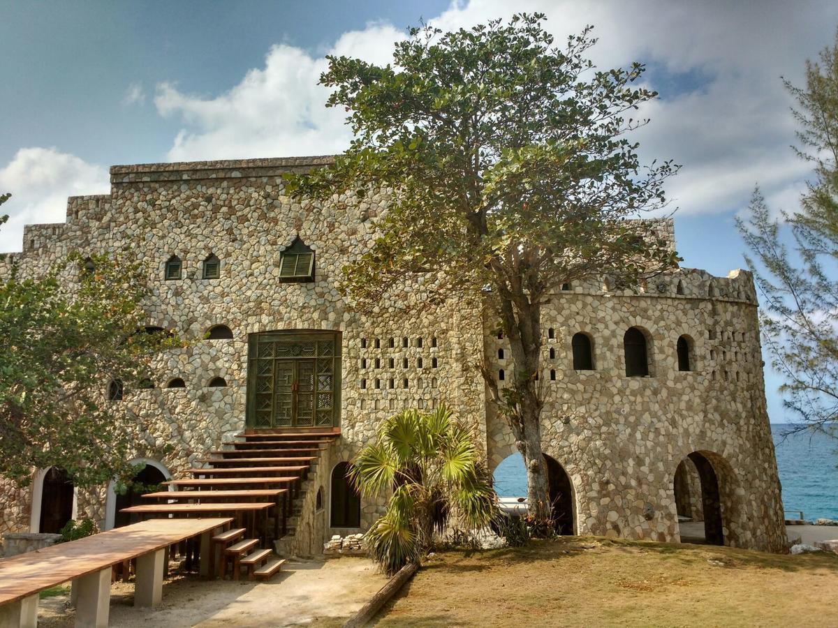 Pattoo Castle Villa Negril Exterior photo